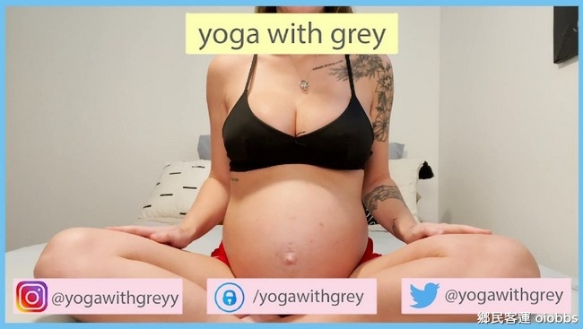 relaxing prenatal yoga session in bed - yoga with grey_000004.jpg