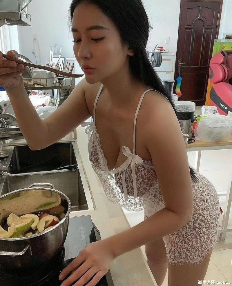 oiobbs.com@鍋裡煮的一定是木瓜湯她有尺度_1524363060475215877_0.jpg