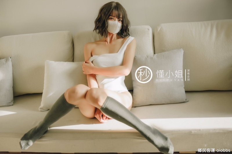 失踪人口回归嘿嘿嘿两个月前的客户定制写真好像还没发过纯欲少女感投稿@huwailouchu么.jpg