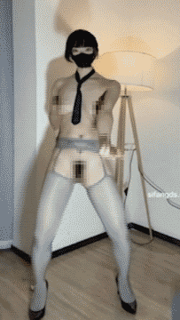 205348aocsqqeq13m3mhnm.gif